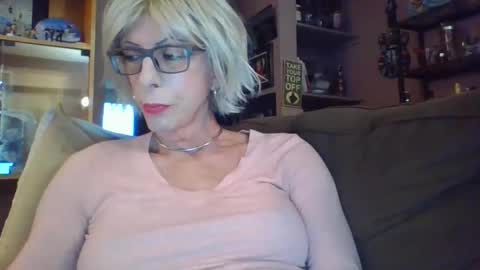 Girlinrock online show from 2, 4, 2026