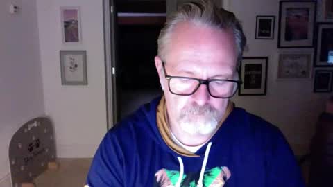 girlsandbikes online show from 17, 3, 2026