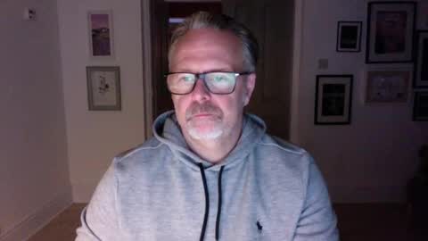 girlsandbikes online show from 28, 3, 2026