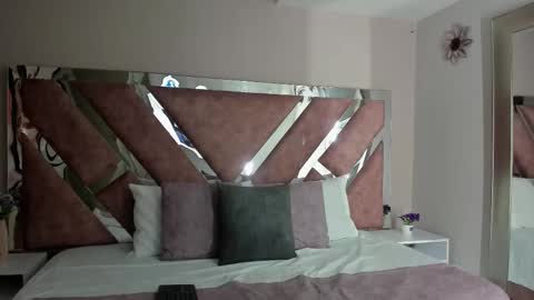     online show from 29, 10, 2025