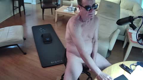 Snapshot of glennbootycam chatting on 6, 12, 2024 glennbitch online show from 6, 12, 2024
