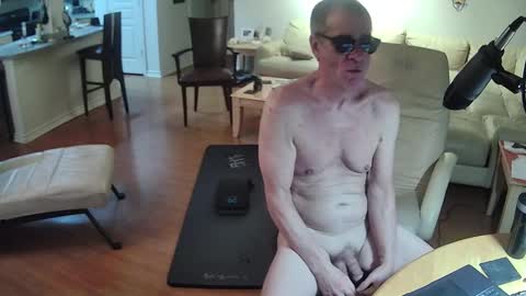 Snapshot of glennbootycam chatting on 6, 10, 2025 glennbitch online show from 6, 10, 2025