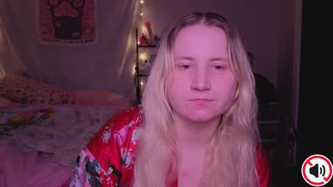 Glitch online show from 1, 12, 2025