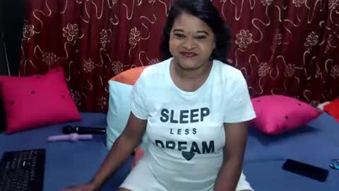 glitter candy online show from 23, 11, 2025