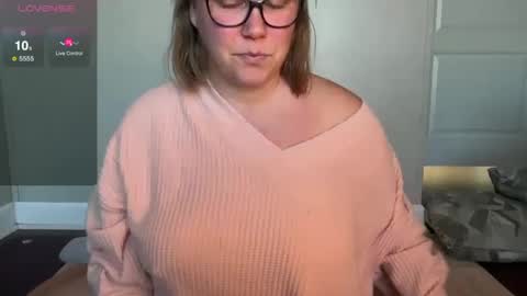 Snapshot of glitterkitty_108 chatting on 8, 1, 2025 GlitterKitty 108 online show from 8, 1, 2025