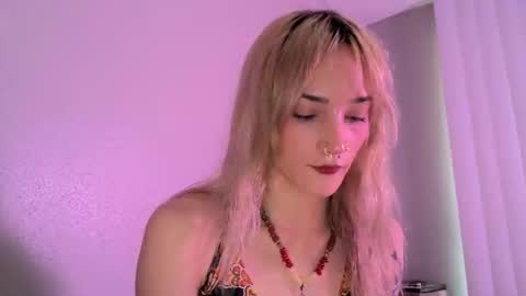 Snapshot of gloomiebearbaby chatting on 23, 4, 2026 GloomieBear online show from 23, 4, 2026