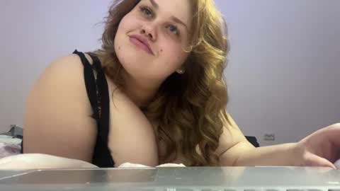 Snapshot of gloria_thomas chatting on 1, 2, 2026 gloria_thomas online show from 1, 2, 2026