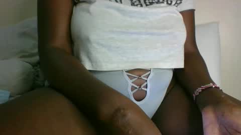 Snapshot of glorious_t chatting on 25, 9, 2025 glorious_t online show from 25, 9, 2025