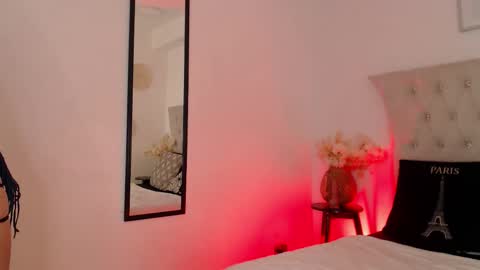 Snapshot of glory_shine chatting on 4, 11, 2025 Glory online show from 4, 11, 2025