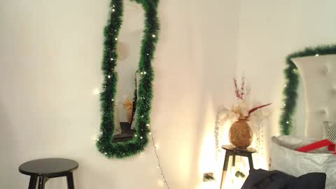 Snapshot of glory_shine chatting on 18, 12, 2025 Glory online show from 18, 12, 2025