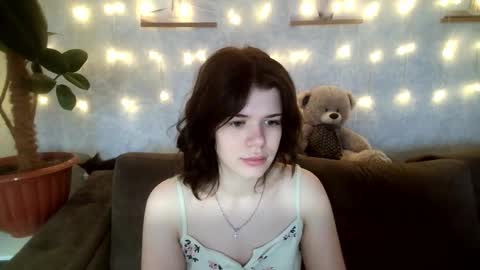 Snapshot of glossy_girl_1 chatting on 11, 11, 2025 Roxy online show from 11, 11, 2025