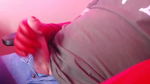 Snapshot of glovemad chatting on 24, 2, 2025 Glove Mad online show from 24, 2, 2025