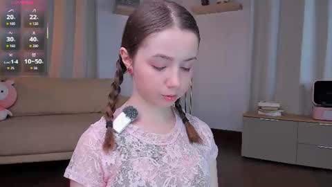 Snapshot of glowhub_ chatting on 16, 7, 2026 Ann Eliz and Gigi online show from 16, 7, 2026