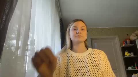 Snapshot of glynisbucknell chatting on 16, 6, 2026 Nikki online show from 16, 6, 2026