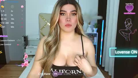 Snapshot of goddess_lykafox chatting on 5, 2, 2026 Lyka Fox online show from 5, 2, 2026