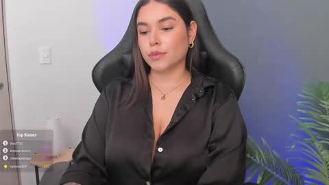 Snapshot of goddess_veronicaaa chatting on 28, 10, 2025 Miss Veronica - The Supreme online show from 28, 10, 2025