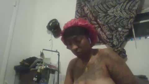 Snapshot of goddessdopamine chatting on 10, 2, 2025 Goddess Dopamine online show from 10, 2, 2025