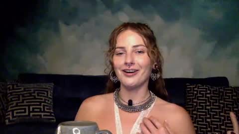 Snapshot of goddessmiamuse chatting on 4, 6, 2026 goddessmiamuse online show from 4, 6, 2026