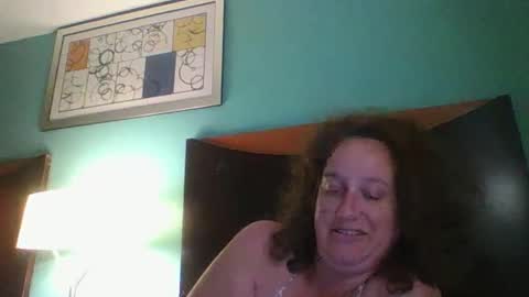 Snapshot of goddessmilfcrysyal chatting on 9, 4, 2026 Crystal online show from 9, 4, 2026