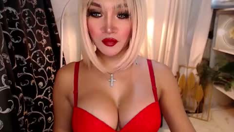Snapshot of goddessquinnie chatting on 9, 10, 2025 quinnie online show from 9, 10, 2025