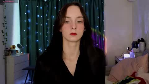 Snapshot of golden_bag chatting on 5, 3, 2025 Jess online show from 5, 3, 2025