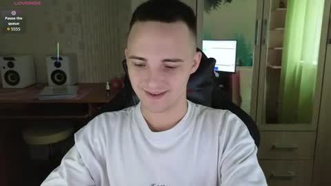 Snapshot of golden_boyyy21 chatting on 4, 7, 2026 Golden boyyy21 online show from 4, 7, 2026