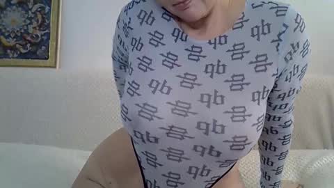 Snapshot of golden_kessie chatting on 23, 4, 2026 golden_kessie online show from 23, 4, 2026