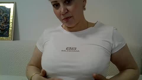 Snapshot of golden_kessie chatting on 15, 5, 2026 golden_kessie online show from 15, 5, 2026