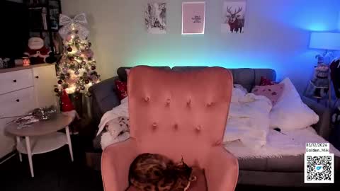 Snapshot of golden_miki chatting on 7, 12, 2024 Shy in the streets but a freak in the sheets online show from 7, 12, 2024