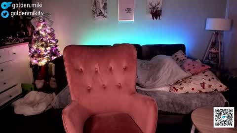 Snapshot of golden_miki chatting on 28, 12, 2024 Shy in the streets but a freak in the sheets online show from 28, 12, 2024