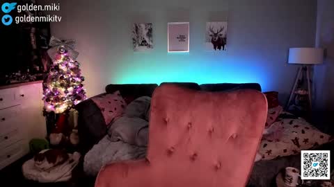Snapshot of golden_miki chatting on 29, 12, 2024 Shy in the streets but a freak in the sheets online show from 29, 12, 2024