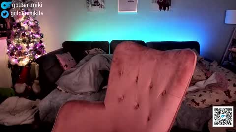 Snapshot of golden_miki chatting on 29, 12, 2024 Shy in the streets but a freak in the sheets online show from 29, 12, 2024