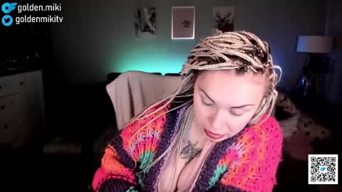 Snapshot of golden_miki chatting on 1, 1, 2025 Shy in the streets but a freak in the sheets online show from 1, 1, 2025