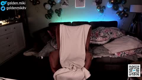 Snapshot of golden_miki chatting on 5, 1, 2025 Shy in the streets but a freak in the sheets online show from 5, 1, 2025