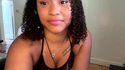 Snapshot of goldenpuss95 chatting on 23, 9, 2025 GoldenPuss online show from 23, 9, 2025