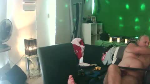 Snapshot of goldyguy011 chatting on 22, 2, 2025 goldyguy011 online show from 22, 2, 2025