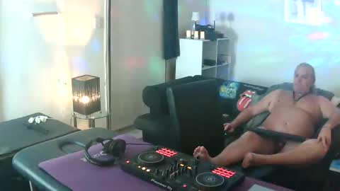 Snapshot of goldyguy011 chatting on 10, 9, 2025 goldyguy011 online show from 10, 9, 2025