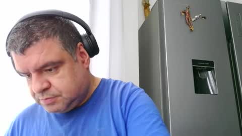 gomezgonz5 online show from 15, 10, 2025