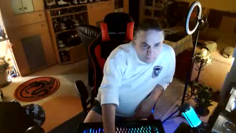 Snapshot of google5001 chatting on 17, 10, 2025 google5001 online show from 17, 10, 2025