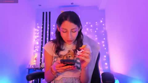 Snapshot of gorgeous_t chatting on 13, 2, 2026 i am Jessi I love animals and drawing I hope to get along with everyone. XOXO online show from 13, 2, 2026