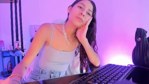 i am Jessi  I love animals and drawing I hope to get along with everyone. XOXO online show from 25, 6, 2026