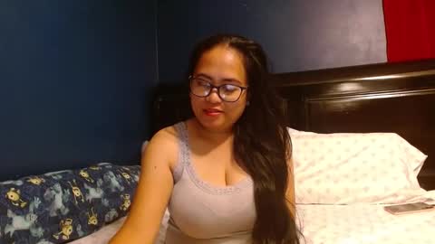 Snapshot of gorgeouslyn09 chatting on 12, 11, 2025 gorgeouslyn09 online show from 12, 11, 2025