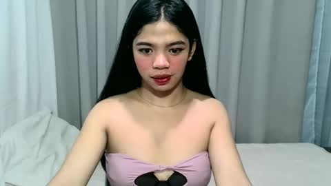 gorgeouspinay_gwen online show from 21, 3, 2026