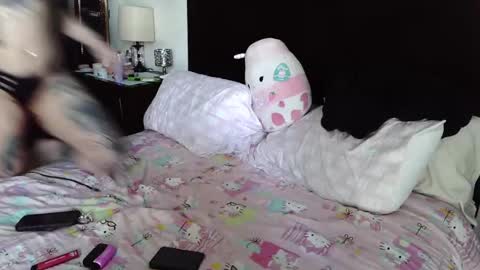 gothbaby305 online show from 13, 4, 2026