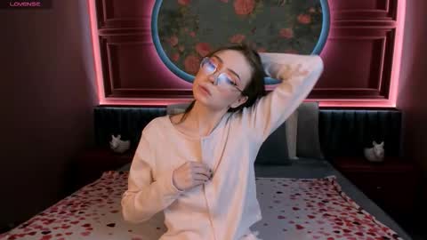 Snapshot of grace_blush chatting on 11, 10, 2025 Grace online show from 11, 10, 2025