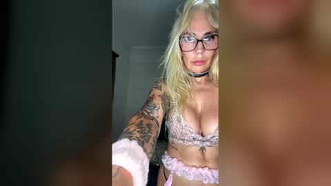 Antzella Granny online show from 28, 4, 2026