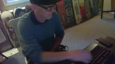 Snapshot of greenrooster1 chatting on 16, 10, 2025 greenrooster1 online show from 16, 10, 2025