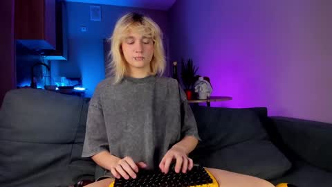 Snapshot of gregory_byyrd chatting on 27, 12, 2024 Greg-independent model online show from 27, 12, 2024