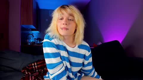 Snapshot of gregory_byyrd chatting on 6, 1, 2025 Greg-independent model online show from 6, 1, 2025