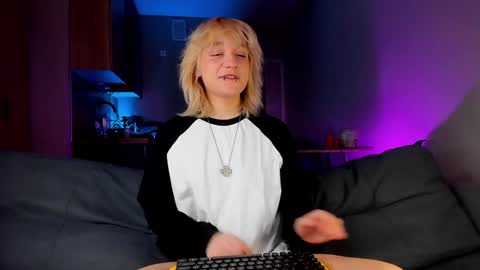 Snapshot of gregory_byyrd chatting on 10, 1, 2025 Greg-independent model online show from 10, 1, 2025